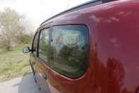 A Dacia Lodgy még mindig üres terei miatt vonzó 40