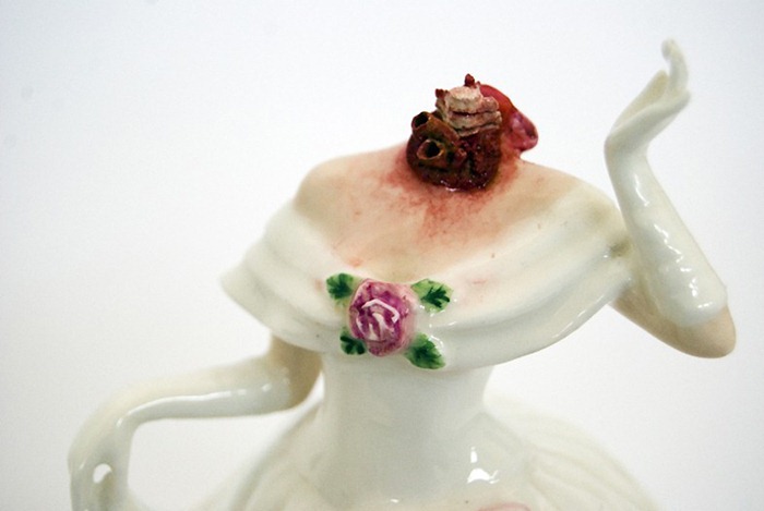 Véres horror lett nagyi kedvenc kerámiáiból 5