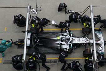 F1: Két kötelező kerékcsere jövőre?