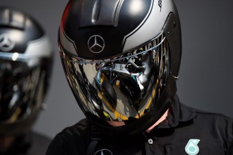 F1: Nagyot kockáztatott a Merci Bottasszal