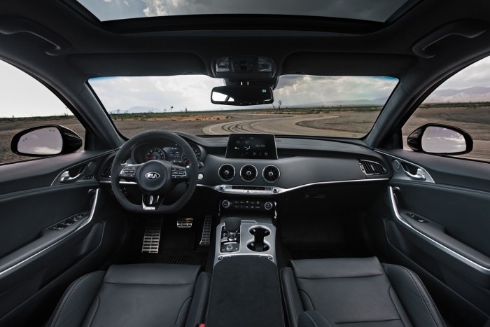 Keresztben érkezik a legizgalmasabb Kia 6