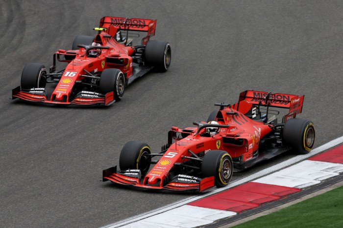 F1: Vettel kioktatta az újságírókat