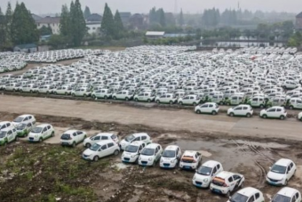 Így pörög Kína: több száz villanyautó rohad a határban elhagyva