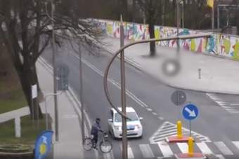 Se lát, se hall módon fordult a bringás, el is ütötték