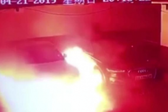 Parkolóban állva robbant fel egy Tesla