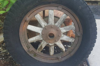 Így gyártottak a mesterek autókereket száz éve