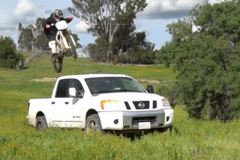 A némán ugrató villanykrosszmotornál nem látsz ma furábbat