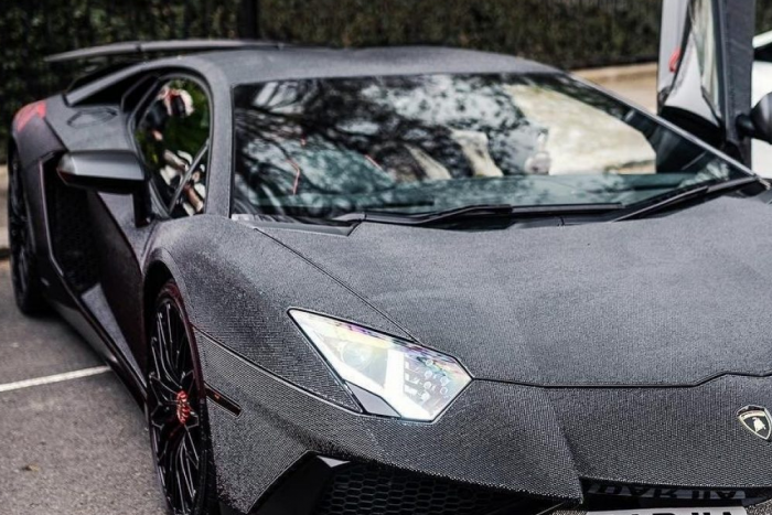 A pénzherdálás új módjára jött rá egy milliárdos fiatal lány