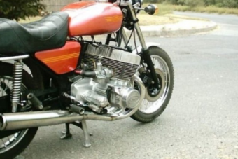 Mi is most fedeztük fel ezt a hathengeres magyar motorszörnyet