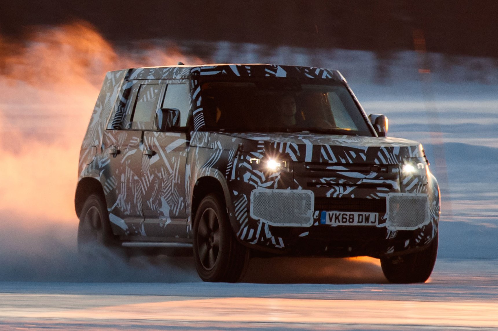 Prototípusként is igát von az új Land Rover Defender 12