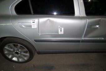 Autókat rugdosott a szolnoki éjszakában egy férfi