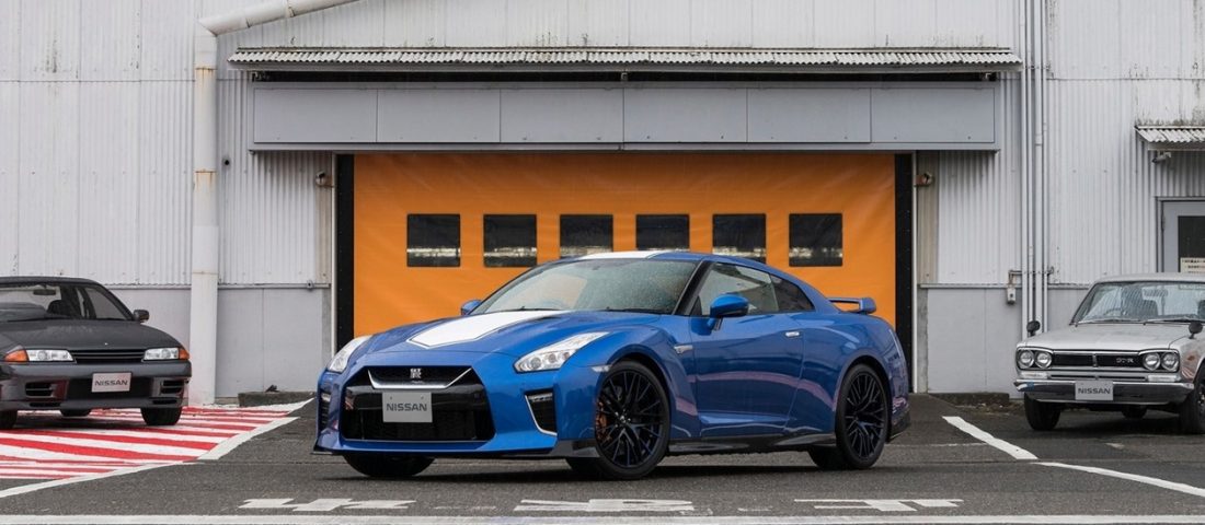 Színnel és matricával ünneplik a GT-R 50. szülinapját