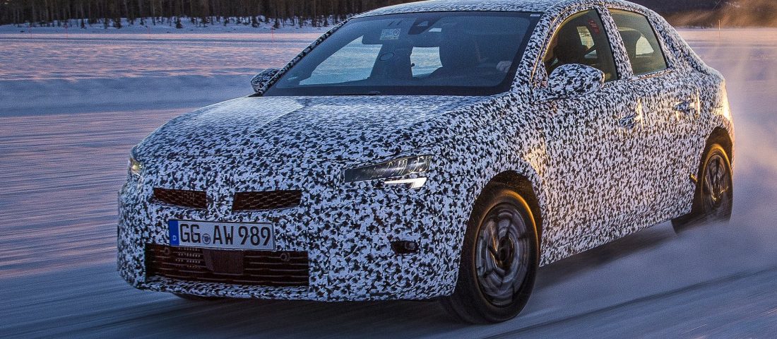 Jégre tették a vadonatúj Opel Corsát