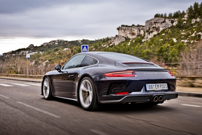 A Porschénak elege van a nyerészkedőkből 5