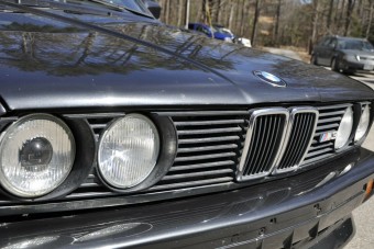 Megmentőre vár ez a szebb napokat is látott BMW M3