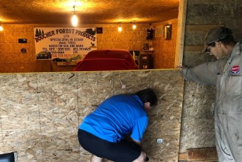 Fal mögé rejtették ezt a fehér Honda Integrát