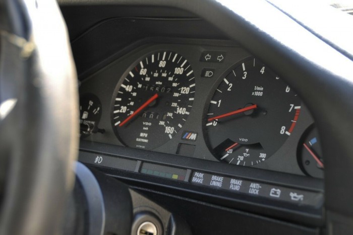 Megmentőre vár ez a szebb napokat is látott BMW M3 6