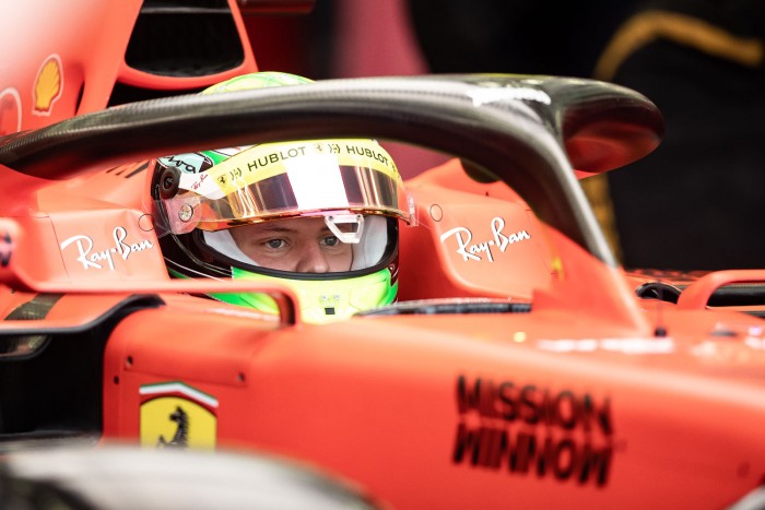 F1: Verstappen Schumacher előtt az esős sivatagi teszten