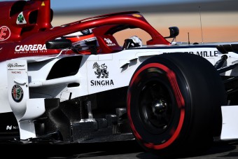 F1: Räikkönen sört vitt az Alfa Romeóhoz