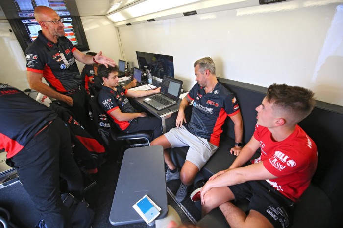 Elektromos gördeszkán kezdődik az út a WTCR-sikerekhez 3 Elektromos gördeszkán kezdődik az út a WTCR-sikerekhez 3