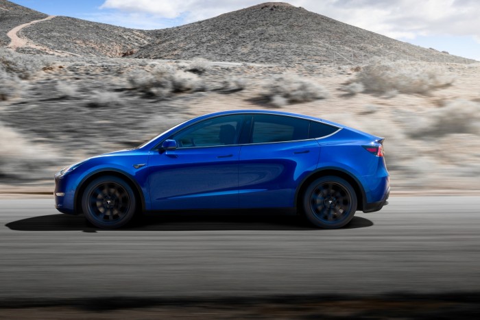 Megnyílt a Tesla-szalon Budapesten 4 Megnyílt a Tesla-szalon Budapesten 4
