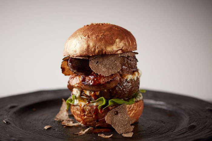 Egy hamburger, mely a családnak is elég 4