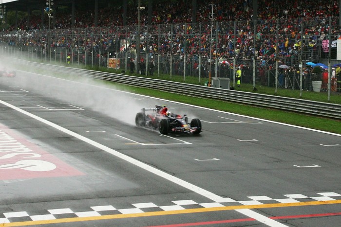 F1: A fertályát ünnepli a Toro Rosso 2 | Vezess F1: A fertályát ünnepli a Toro Rosso 2