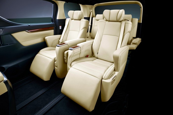 Luxuskisbuszt épít a Lexus 5 | Vezess Luxuskisbuszt épít a Lexus 5