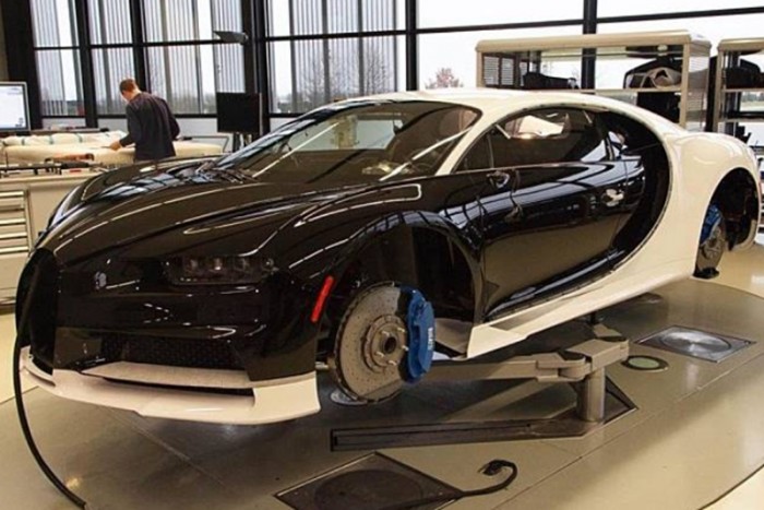 Apu hitelkártyájával vett Bugattit a fiatal kínai fiú