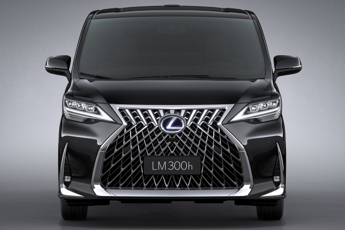 Lexus LM világpremier | Vezess