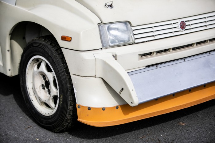 Még új ez a 35 éves, bitang angol versenygép