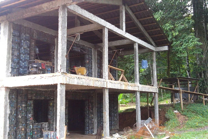 Meglepő dolgot rejtenek a falak a férfi házában 2