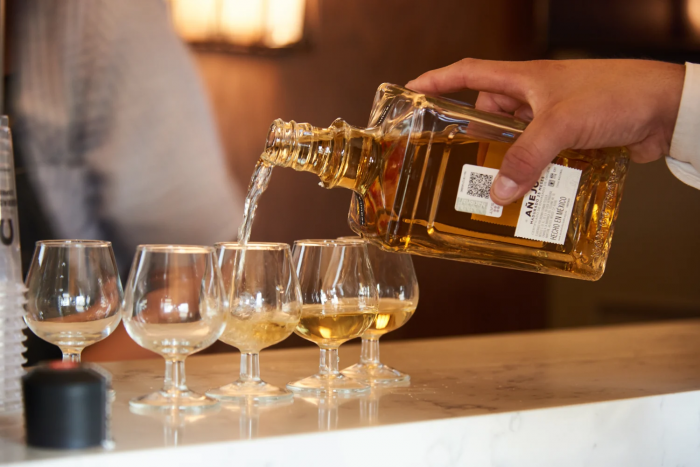 Erről a vonatról még nem sokan szálltak le józanul 9