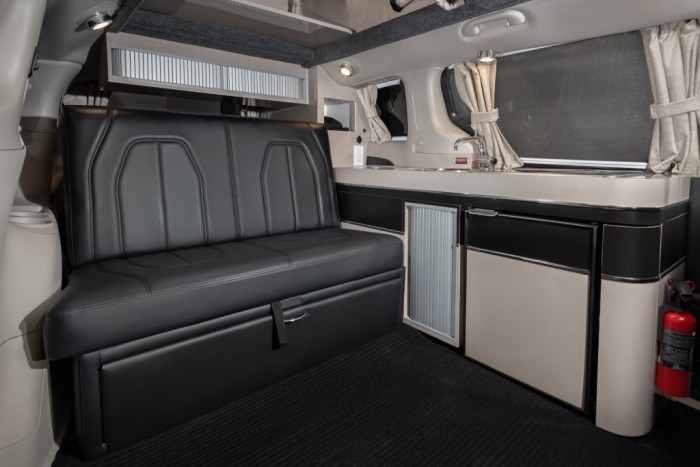 Hibrid kisbuszból készül lakóautó 4