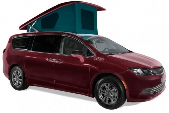 Hibrid kisbuszból készül lakóautó