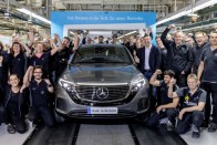 Már gyártják a Mercedes villanyautóját 16
