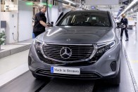 Már gyártják a Mercedes villanyautóját 10