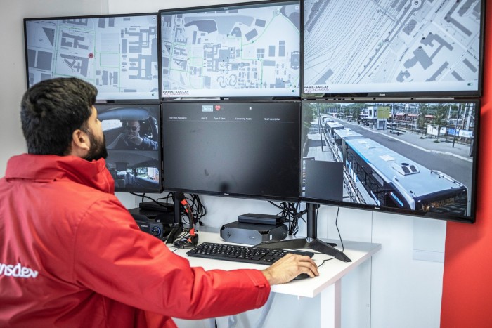 Lambo-ajtós, önjáró villanyautó a Renault-tól 7