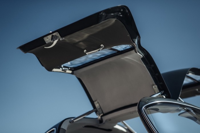 Maga az ötletadó rendelte meg ezt a szürke sirályszárnyas Mercedest 7