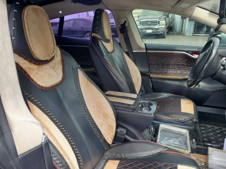 Ezt az egyedi Tesla-belsőt látva nem csak a rajongók agya ég ki 3