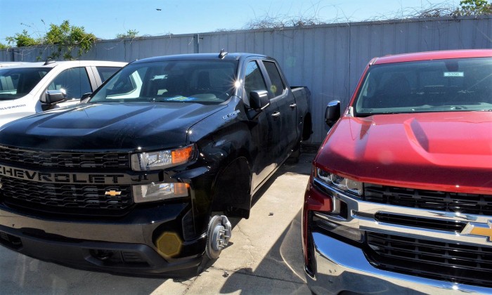 127 kereket loptak le az autókról egy kereskedésben 4