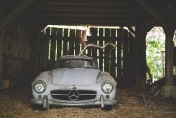 53 évig pihent ez a sirályszárnyas Mercedes 15
