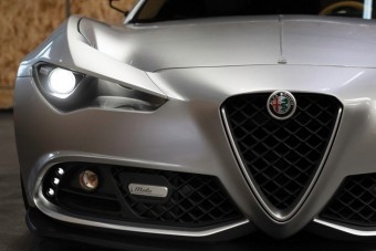 Vadabb ruhát kapott egy Alfa Romeo 4C