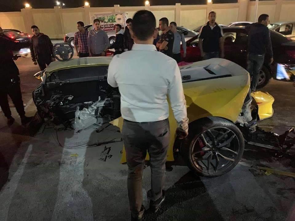 Szétszakadt egy Lamborghini az egyiptomi éjszakában 3