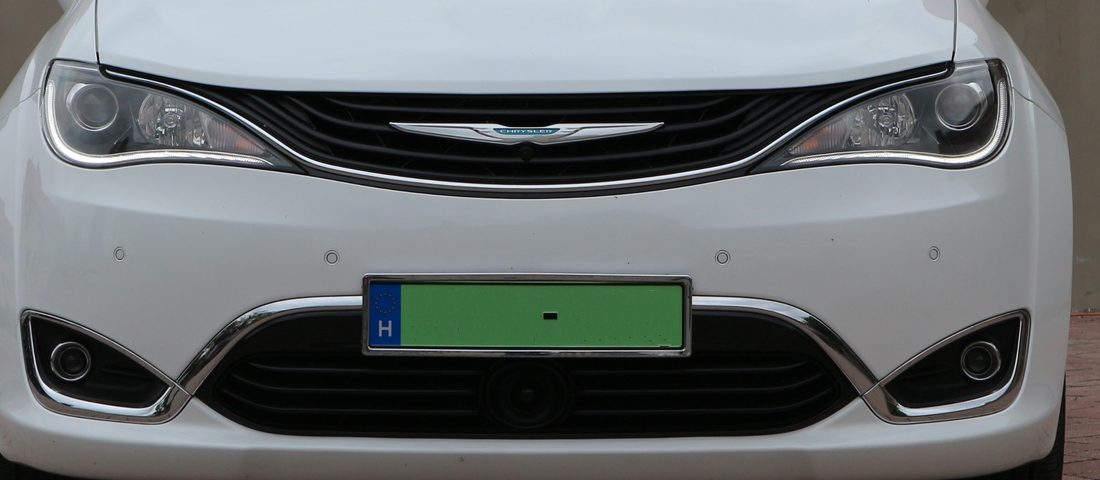 Hibrid családi busz Amerikából