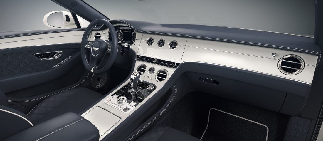 Bőrnadrágos, söröskorsós Bentley