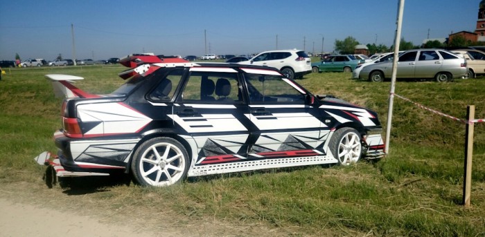 17 fotó keletről torz szörnnyé tuningolt autókkal 1