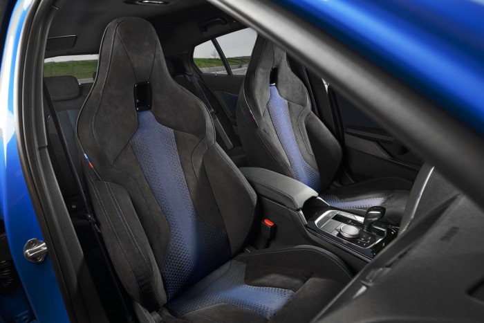 Már a legkisebb BMW is elöl hajt 17 Már a legkisebb BMW is elöl hajt 17