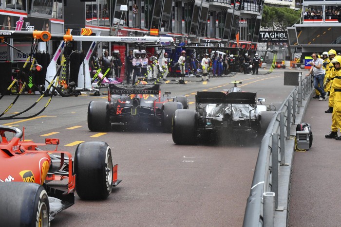 F1: Ezért kínozta meg a gumikkal Hamiltont a Merci 2 | Vezess F1: Ezért kínozta meg a gumikkal Hamiltont a Merci 2