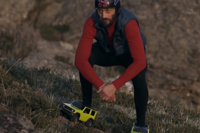 Azonnal akarunk egy pár Suzuki Jimny alakú görkorit!